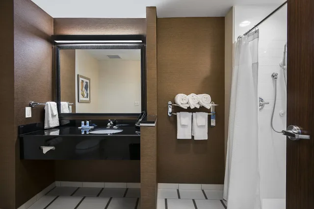 جناح بسرير كينج مع أريكة، Fairfield Inn And Suites Little Rock Benton 3/4