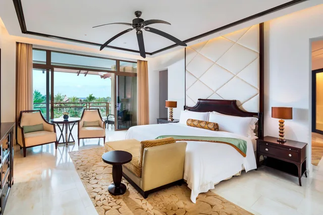 جناح عائلي بإطلالة على الحديقة بغرفة نوم واحدة، The St Regis Sanya Yalong Bay Resort 1/2