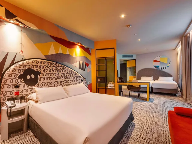 Family, King Bed, Ibis Styles Tbilisi Center 4/9