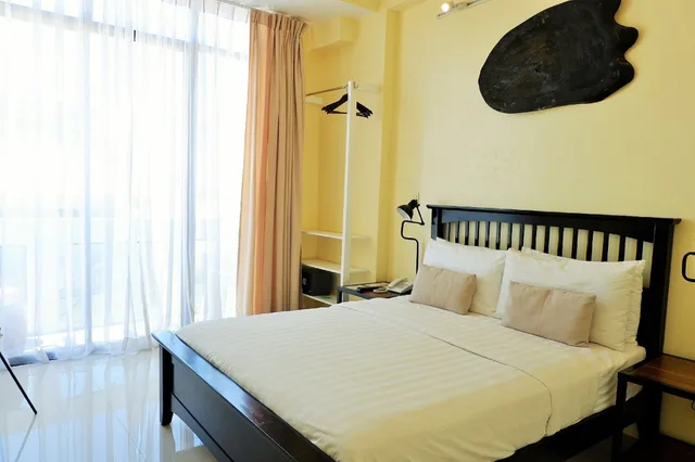 غرفة بسرير كوين بشرفة، Luxx Boutique Boracay 1/7