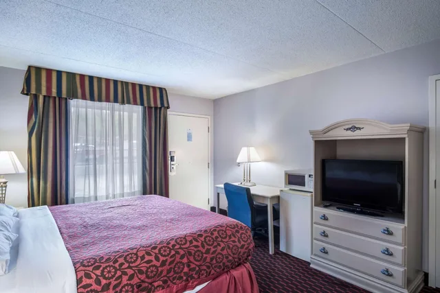 1 King Bed - Mobil Access Tub Nsmk Micfridg، Motel6 London, KY 5/10