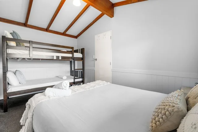 غرفة عائلية بسرير كوين وسريرين منفصلين بغرفة نوم واحدة، Tasman Holiday Parks - Te Anau 4/5