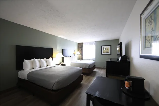غرفة بسريرين كوين، Quality Inn Suites Mattoon 2/4