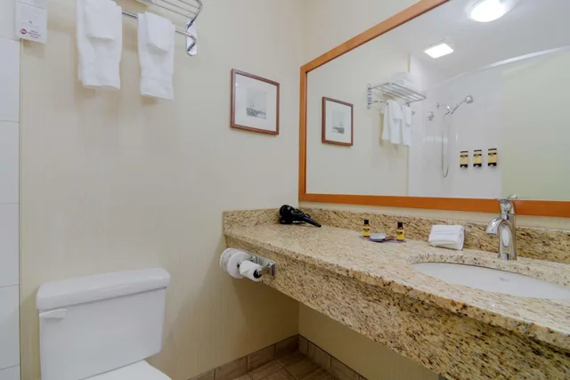 جناح بسرير كوين مع أريكة، Best Western Plus Chemainus Inn 5/5