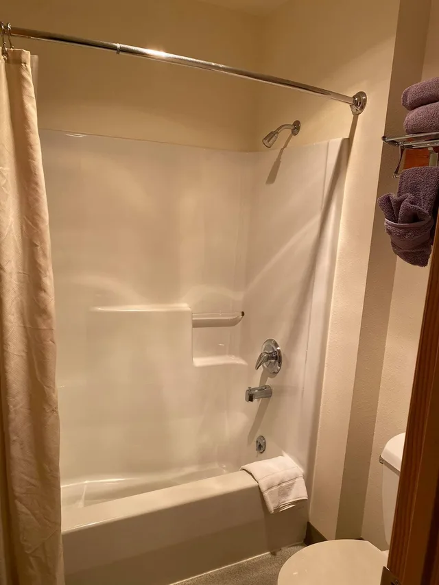 Classic, 2 Queen Beds, Sunset View، Ninepipes Lodge 10/10