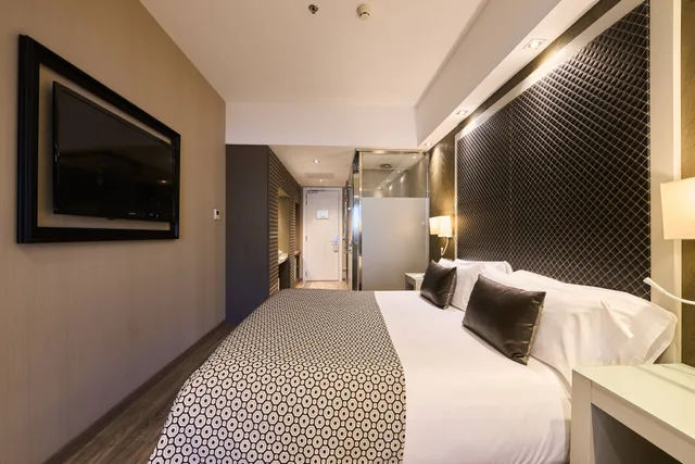 Junior Suite Single Use، Catalonia Square 1/5