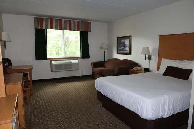 Room, Queen Bed, Accessible, Americas Best Value Inn Annandale 3/5