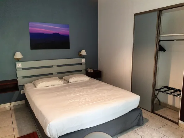 1 Bedroom, Classic, Twin Beds, Floralys 3/7