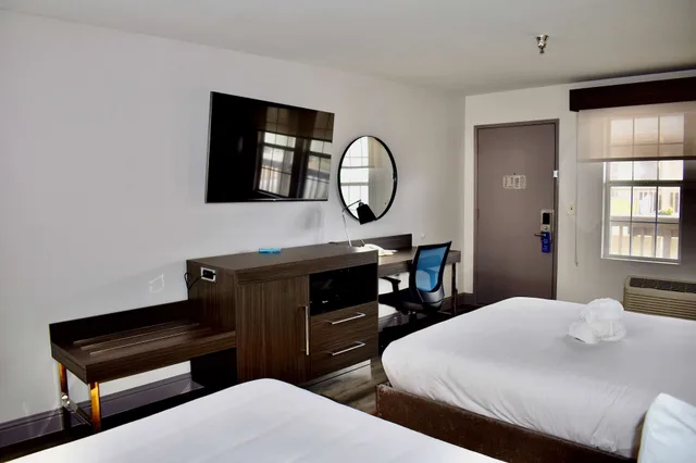 غرفة قياسية بسريرين مزدوجين لذوي الإعاقة، Best Western Marina State Beach 1/9