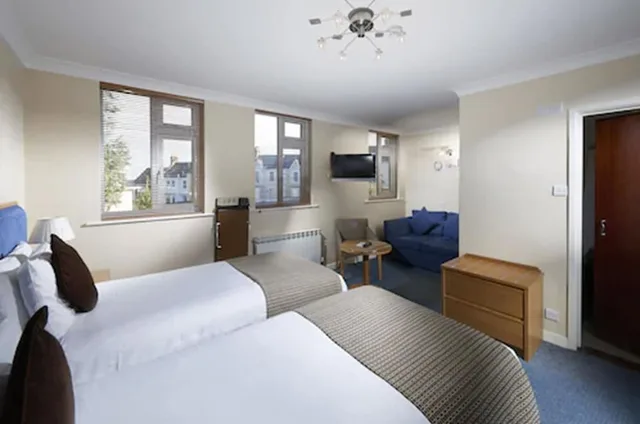 غرفة كلاسيكية بسريرين منفصلين، Les Rocquettes Hotel 3/4