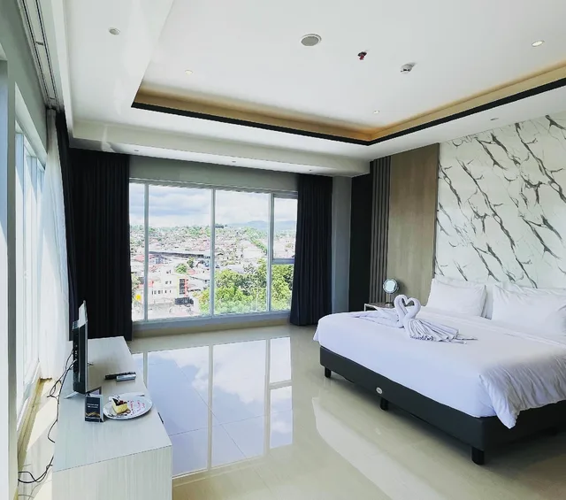 بنتهاوس بـ4 غرف نوم، Rogers Hotel Manado 1/1