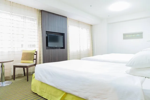 غرفة ديلوكس عائلية بثلاثة أسرّة مع أريكة، Hotel Keihan Kyoto Grande 1/4