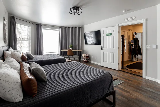 غرفة بسريرين كوين، Winter Park Chateau 4/8