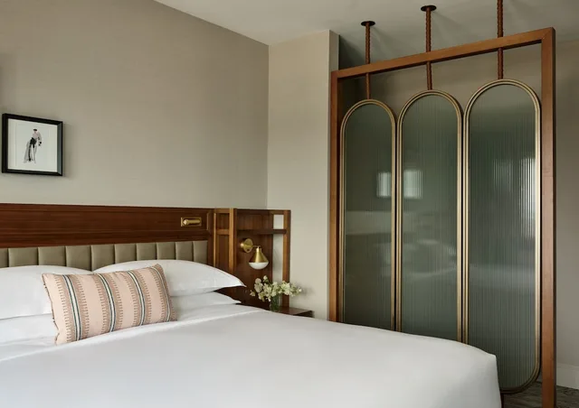 غرفة بريميوم بسرير كينج بحوض استحمام لذوي الإعاقة، InterContinental San Antonio Riverwalk 2/7