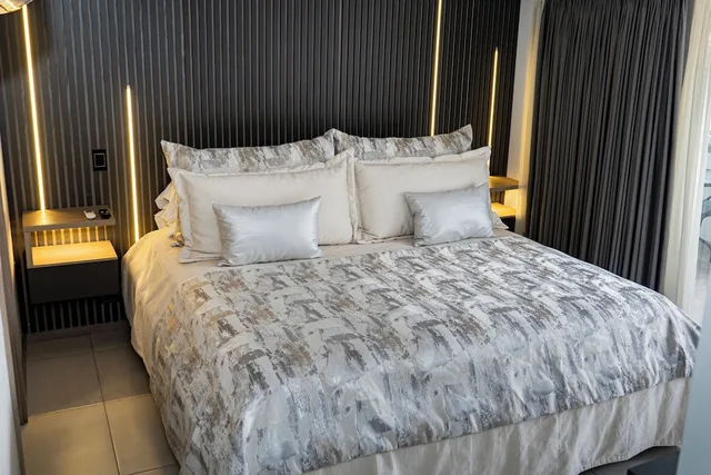 شقة إليت بسريرين منفصلين وسرير كينج، Luxury Suites Gema by Cadissa 1/5