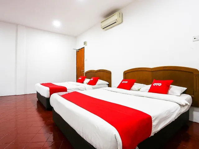 Family, 1 Single and 2 Double Beds، Hotel O Shalimar 3/4