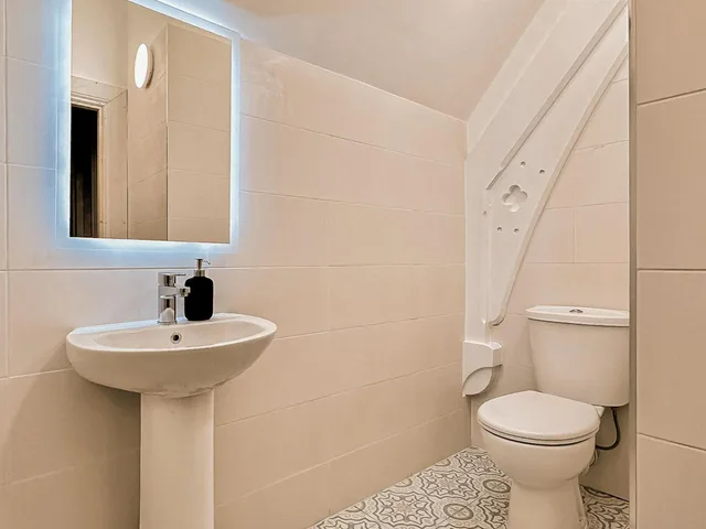 Mixed Dorm, Gallery, Private Bathroom، Gardiner House Hostel 1/2