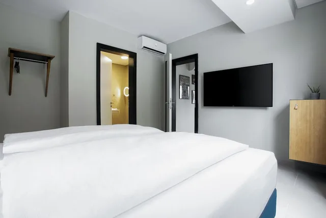 جناح تنفيذي بسرير كينج بشرفة، Nordic Hotel Lagos 4/5