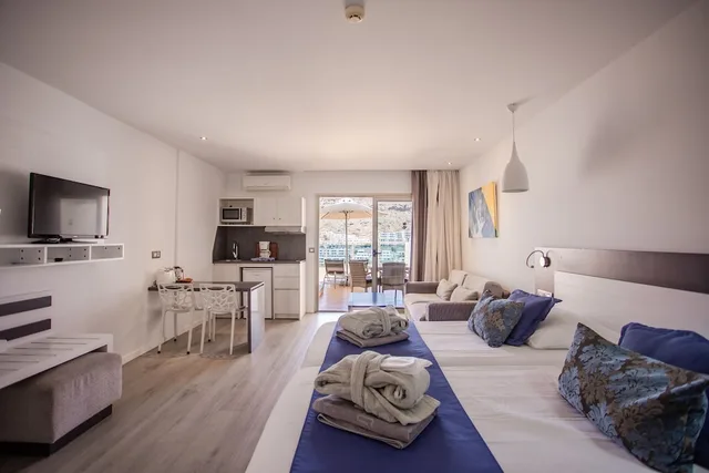 Tower, Junior Suite, Superior, Single, Twin Beds, Balcony، Servatur Casablanca Suites & Spa - Adults Only 5/10