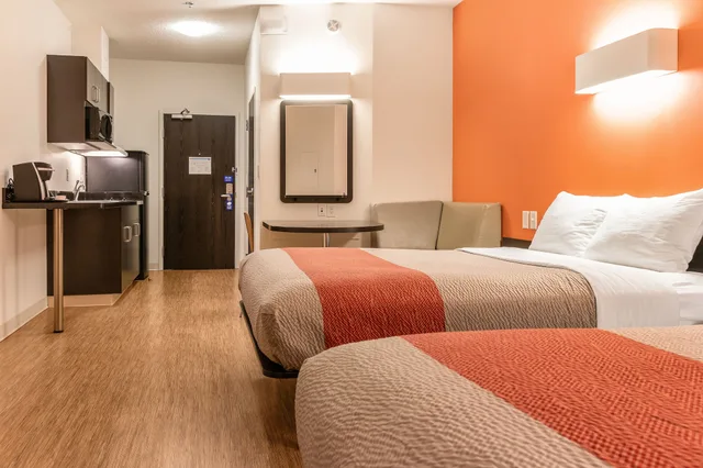 غرفة ديلوكس بسريرين كوين بمطبخ صغير، Motel6 Headingley, MB - Winnipeg West 7/10