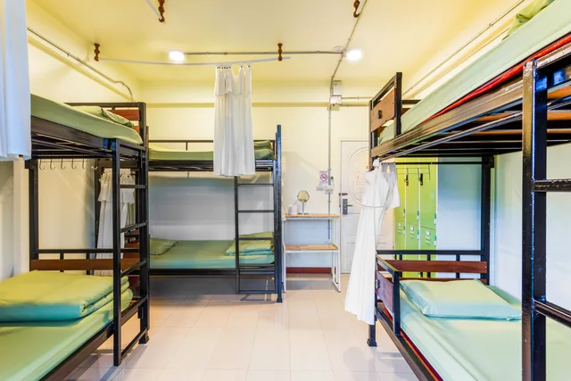Bed in 6-Bed Mixed Dorm Room, OYO 928 Leaf Hostel 2/3
