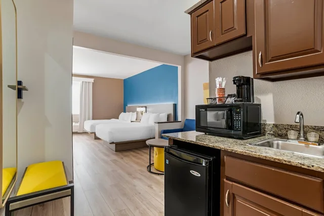 جناح بسريرين كوين، Comfort Suites Hattiesburg near University 4/4