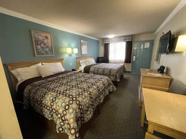 Room, 2 Queen Beds, Americas Best Value Inn Houston Hobby Airport 1/4