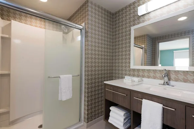 جناح بسرير كينج بغرفة نوم واحدة مع أريكة، Home2 Suites by Hilton Louisville Downtown NuLu 3/3