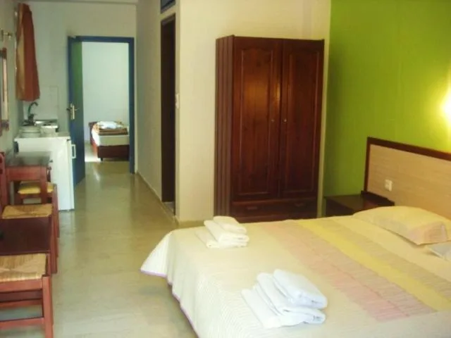 Apartment 2 Bedrooms, Costas and Chrysoula 2/10