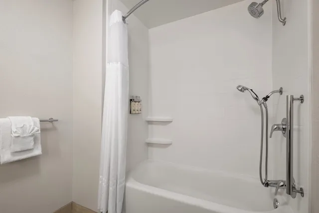 Standard, 2 Queen Beds, Accessible, Holiday Inn Express Lake Wales N-Winter Haven 7/7