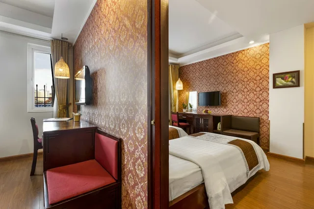 غرفة متصلة بسرير مزدوج وسريرين منفصلين، First Eden Hotel 7/10
