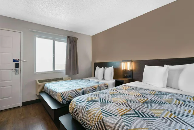 جناح بسريرين كوين، Motel6 Merced, CA - North 3/10