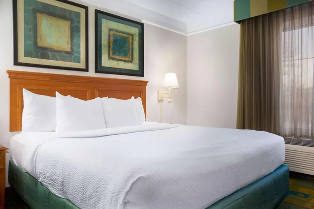 غرفة بسرير كينج بحوض استحمام لذوي الإعاقة، Fairfield by Marriott Inn & Suites Austin West 8/10
