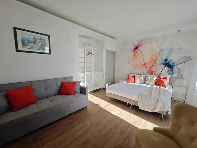 غرفة ديلوكس بسرير كينج بإطلالة على البحر بغرفة نوم واحدة مع أريكة، Villa Greta 1/1
