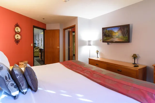 جناح بغرفتي نوم، Ramada by Wyndham Sioux Falls Airport-Waterpark & Event Ctr 7/10