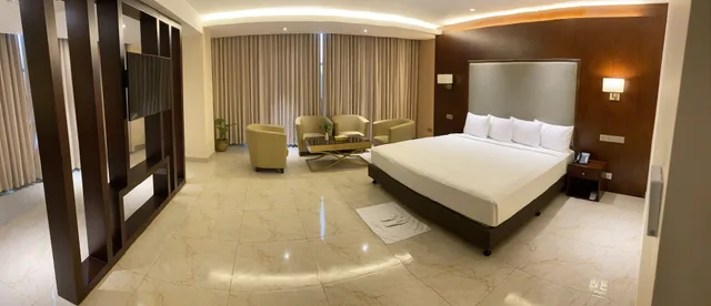 جناح رئاسي بسرير كينج بغرفة نوم واحدة، TOWER INN 1/1