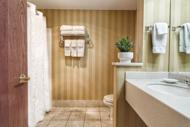 Premier, Suite, King Bed, Sofa, Four Seasons Island Resort Trademark Collection By Wyndham 2/2