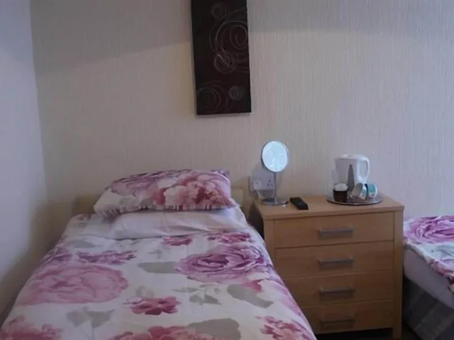 غرفة كلاسيكية بسريرين منفصلين، Hazelgrove Guest House 1/1
