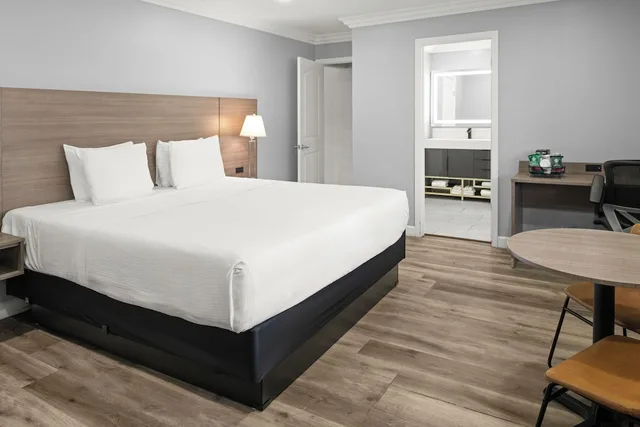 جناح أساسي بسريرين كينج بغرفتي نوم، Lone Oak Lodge 1/10