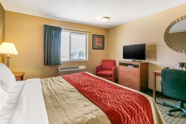 غرفة قياسية بسرير كينج، Rodeway Inn Rapid City SD 1/10