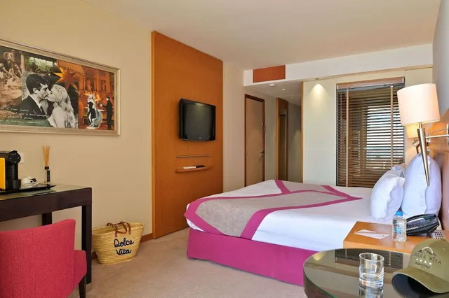 غرفة بريفيليج بسريرين منفصلين بإطلالة على البحر، Hotel Dolce Vita 5/9