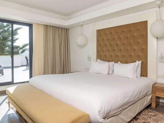جناح بسرير كينج بإطلالة على البحر، Hotel Royal Golf and Spa Mazagan 2/6