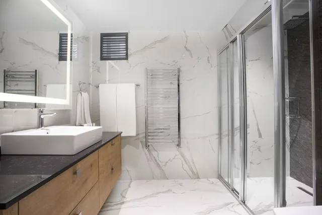 Garden Suite, Queen Bed, Sofa، La Boutique Hotels 3/4