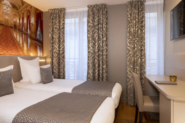 Superior, Double Bed, Hotel Theoreme 7/10