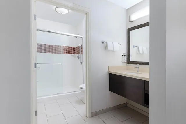 جناح استوديو بسرير كينج بمطبخ لذوي الإعاقة، Staybridge Suites Corona South 5/8