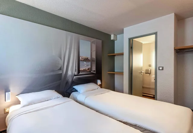 غرفة بسريرين منفصلين، B&B HOTEL Morlaix 1/2