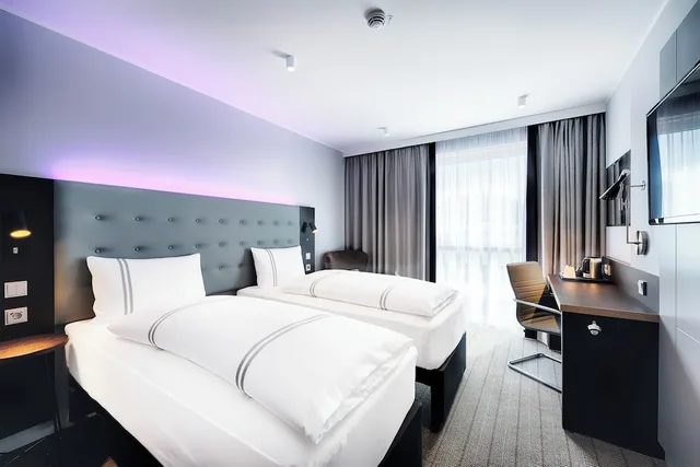غرفة بسريرين منفصلين لذوي الإعاقة، Premier Inn Lubeck City Centre 9/10