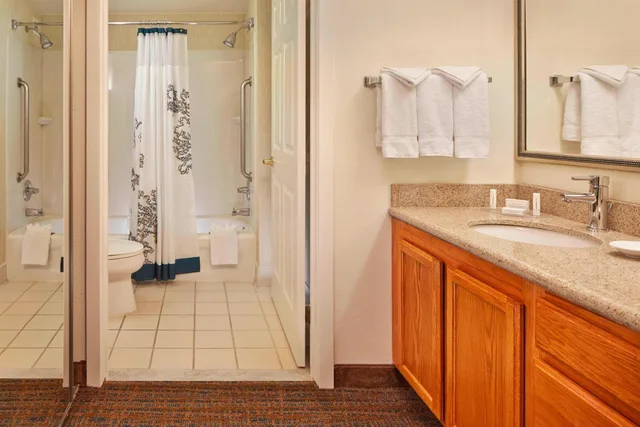 2 Bedrooms, Suite, 2 Queen Beds, Sofa, Residence Inn by Marriott Philadelphia Conshohocken 5/6