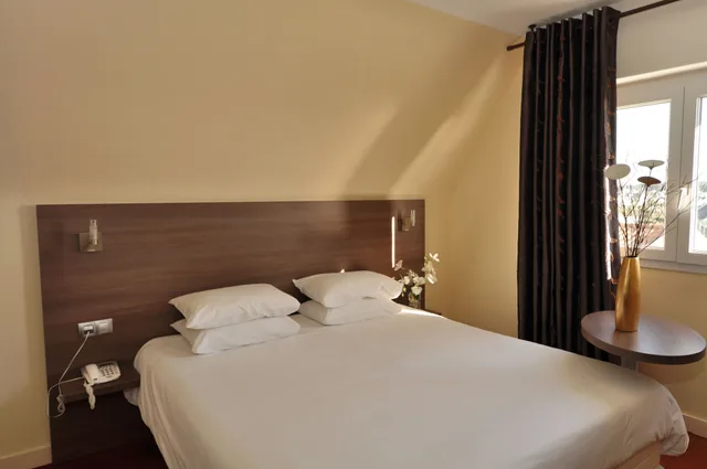 غرفة بسرير كوين بإطلالة على البحر، Hotel Le Lichen 3/7
