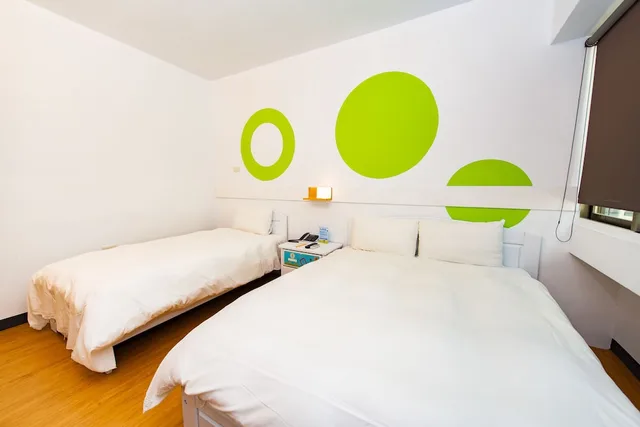 غرفة كلاسيكية ثلاثية بسرير مزدوج وسرير فردي، Traveller Inn Mido Hotel 2/3